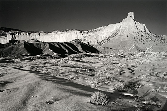 Picture of the painted desert with snow