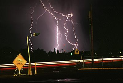 lightning picture: trucks turning